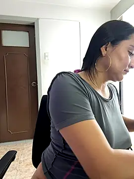 Snapshot of Rouse69_ chatting on 21, 10, 2025 Rouse69 online show from 21, 10, 2025