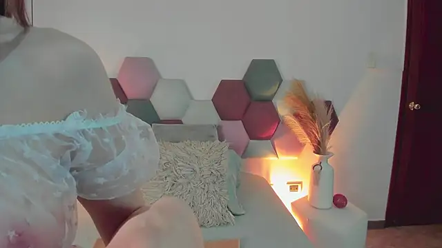 SamantaVee online show from 11, 11, 2025