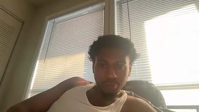 Snapshot of Yungandhungd chatting on 16, 11, 2025 Yungandhungd online show from 16, 11, 2025