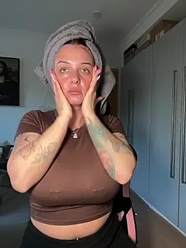 OliviaaFischer online show from 25, 2, 2026