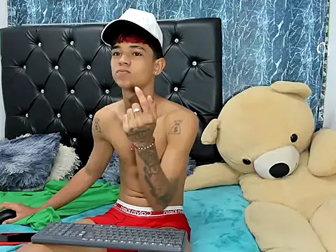 Snapshot of angelcute_19 chatting on 12, 9, 2025 angelcute 19 online show from 12, 9, 2025