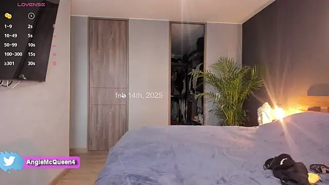 Snapshot of Sarajames chatting on 14, 2, 2025 Sarajames online show from 14, 2, 2025