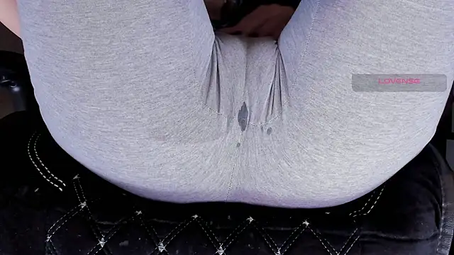 Cameltoe squirt inPants online show from 9, 9, 2025