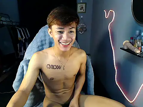 Snapshot of naughtyboyloy_0 chatting on 14, 6, 2026 naughtyboyloy 0 online show from 14, 6, 2026
