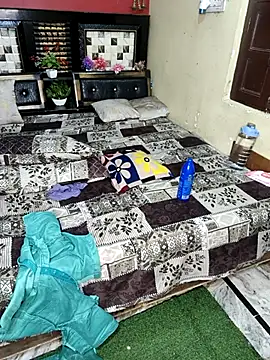 Snapshot of PRIYA_22 chatting on 3, 10, 2025 PRIYA 22 online show from 3, 10, 2025