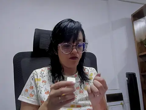 dalila macherano1 online show from 17, 9, 2025