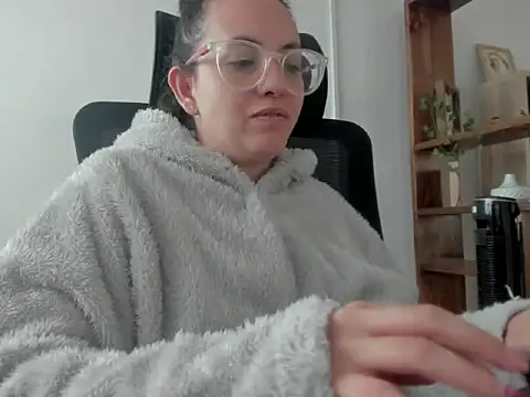 dalila macherano1 online show from 12, 10, 2025