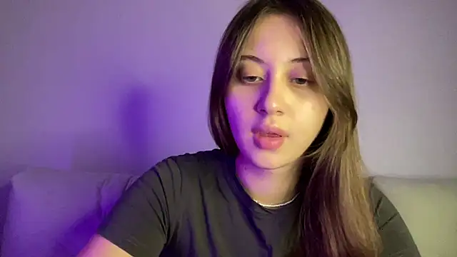 Snapshot of StellarAlice chatting on 11, 11, 2025 StellarAlice online show from 11, 11, 2025