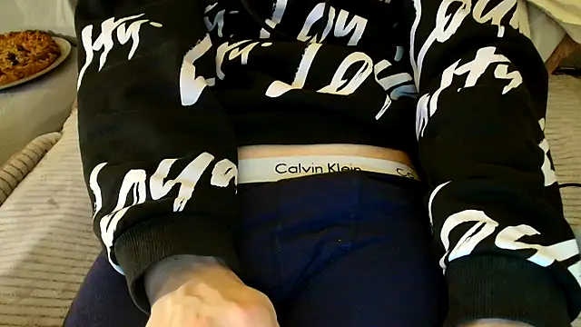 Snapshot of Breezydicksn chatting on 1, 12, 2025 Breezydicksn online show from 1, 12, 2025