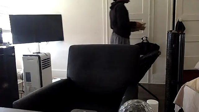 Diodre Benyoon online show from 7, 2, 2026