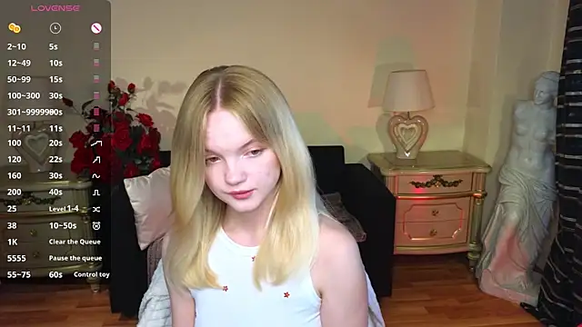 Snapshot of RosesKate chatting on 23, 9, 2025 RosesKate online show from 23, 9, 2025