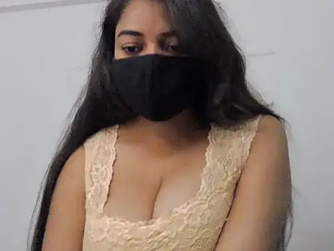 Snapshot of Little_toy_girl chatting on 11, 10, 2025 Little toy girl online show from 11, 10, 2025