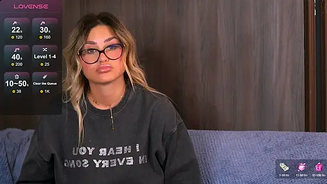 Snapshot of KayaAzur chatting on 7, 10, 2025 KayaAzur online show from 7, 10, 2025