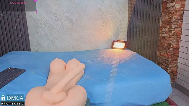 nena cupcake  online show from 7, 4, 2026