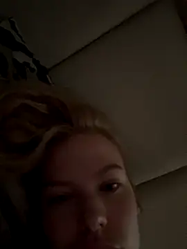 Snapshot of Chloemillerrxx chatting on 19, 9, 2025 Chloemillerrxx online show from 19, 9, 2025