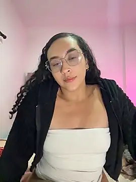 Snapshot of alehia_cute chatting on 25, 7, 2026 alehia cute online show from 25, 7, 2026