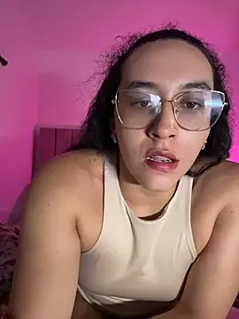 Snapshot of alehia_cute chatting on 29, 7, 2026 alehia cute online show from 29, 7, 2026