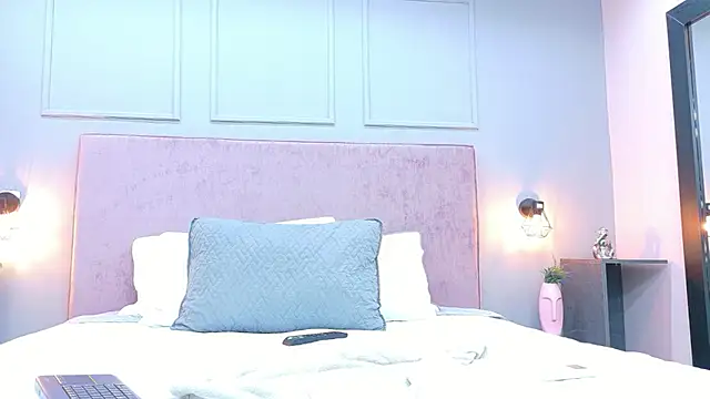 Camila Hill  online show from 31, 3, 2026