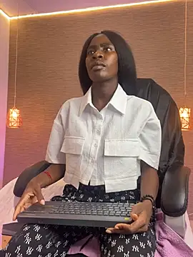 Snapshot of MorenaLush_Eup chatting on 22, 6, 2026 MorenaLush Eup online show from 22, 6, 2026