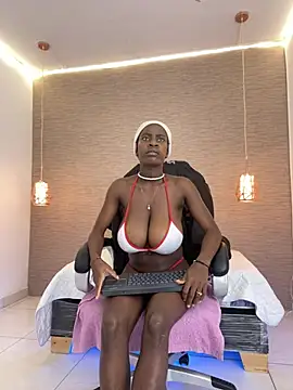 Snapshot of MorenaLush_Eup chatting on 16, 7, 2026 MorenaLush Eup online show from 16, 7, 2026