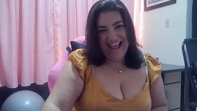 Snapshot of lina_maria99 chatting on 20, 6, 2026 lina maria99 online show from 20, 6, 2026