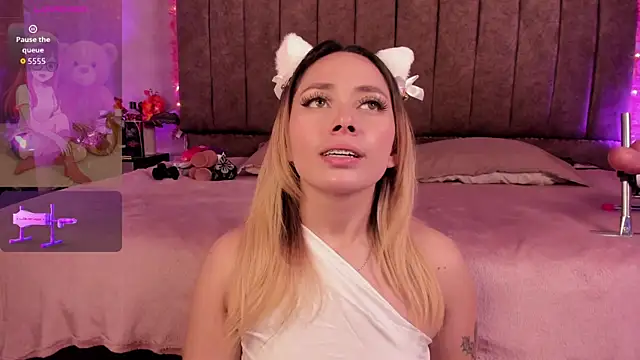 Snapshot of LanaMills_ chatting on 9, 7, 2026 LanaMills online show from 9, 7, 2026