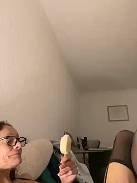 Snapshot of Chris06d22@xh chatting on 18, 9, 2025 Chris06d22xh online show from 18, 9, 2025