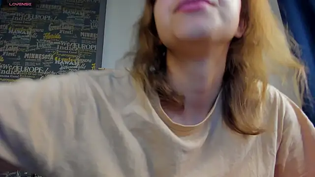 Snapshot of MaddieRay chatting on 9, 9, 2025 MaddieRay online show from 9, 9, 2025