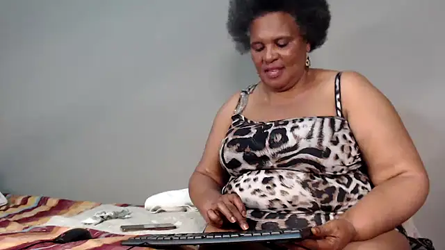 GrandBustyMelon online show from 18, 9, 2025