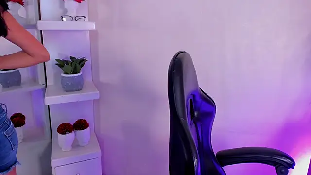 Aria Joness  online show from 9, 2, 2026