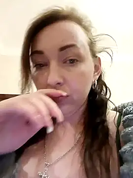 DanaNeon online show from 7, 4, 2026