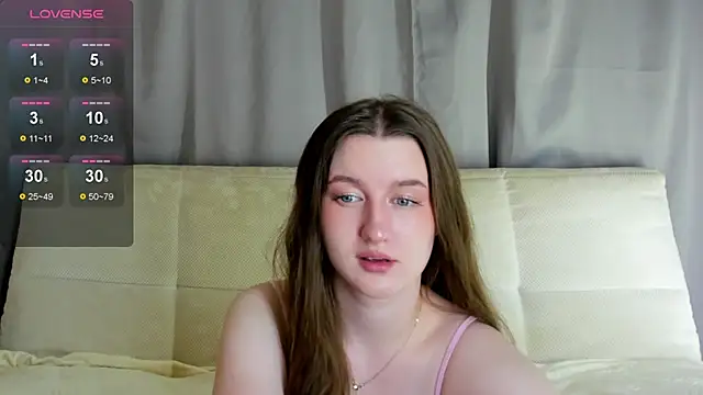 Snapshot of MissFoxy_Ti chatting on 5, 10, 2025 MissFoxy Ti online show from 5, 10, 2025