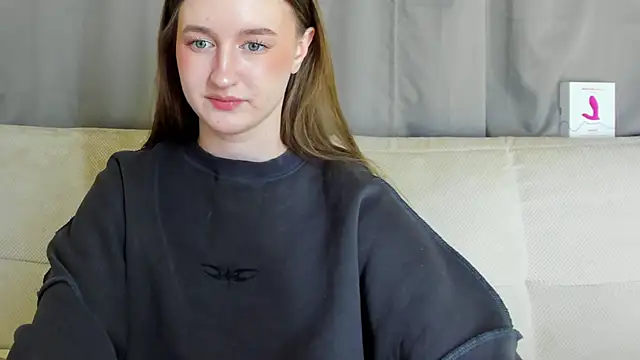 Snapshot of MissFoxy_Ti chatting on 5, 12, 2025 MissFoxy Ti online show from 5, 12, 2025