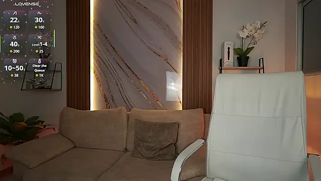 MilaCrave online show from 7, 11, 2025