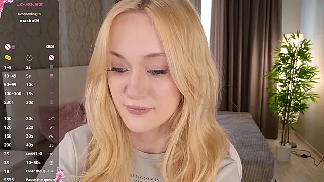 Snapshot of HeyMonkey_ chatting on 24, 11, 2025 HeyMonkey online show from 24, 11, 2025