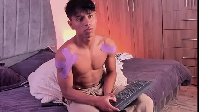 Snapshot of ZYZZ1312 chatting on 13, 10, 2025 ZYZZ1312 online show from 13, 10, 2025