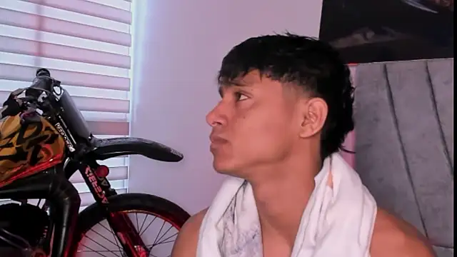 Snapshot of ZYZZ1312 chatting on 3, 11, 2025 ZYZZ1312 online show from 3, 11, 2025