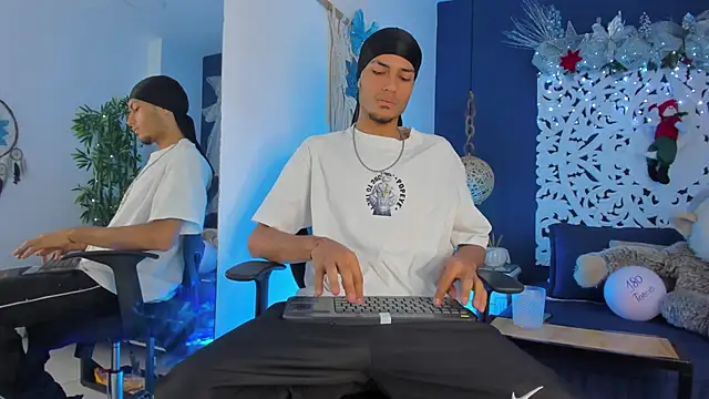 Adonis WB online show from 3, 12, 2025