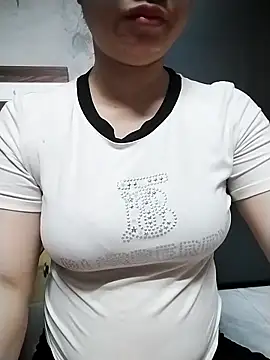 Snapshot of Mie_rose chatting on 13, 4, 2026 Mie rose online show from 13, 4, 2026