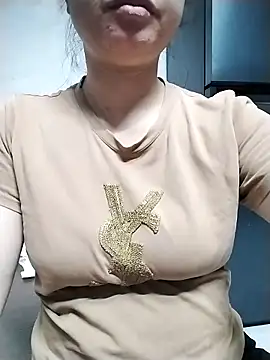 Snapshot of Mie_rose chatting on 14, 4, 2026 Mie rose online show from 14, 4, 2026