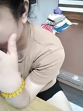 Snapshot of Mie_rose chatting on 15, 4, 2026 Mie rose online show from 15, 4, 2026