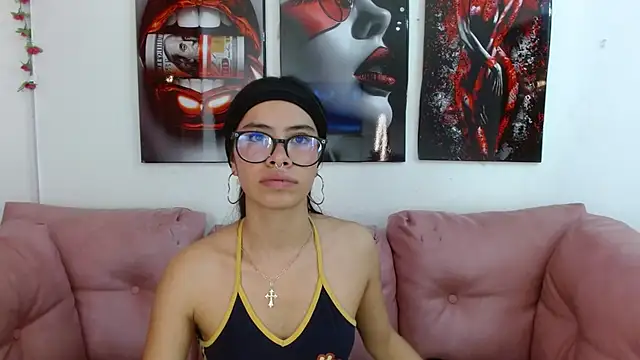 Snapshot of Miahotcs1 chatting on 1, 5, 2026 Miahotcs1 online show from 1, 5, 2026