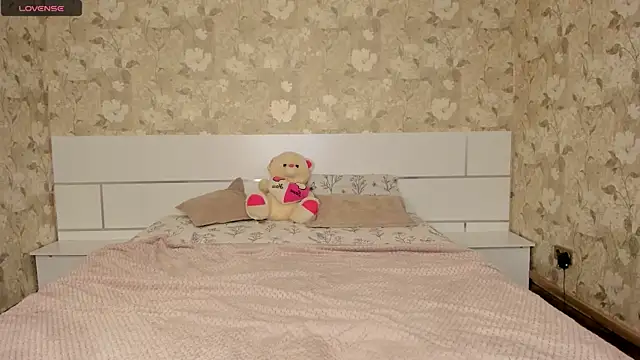 mishapallmer online show from 23, 11, 2025