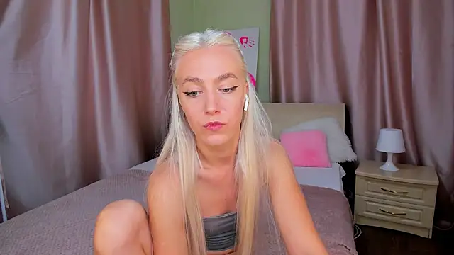 Snapshot of mishapallmer chatting on 14, 7, 2026 mishapallmer online show from 14, 7, 2026