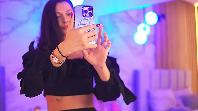 EllyLynn online show from 7, 10, 2025