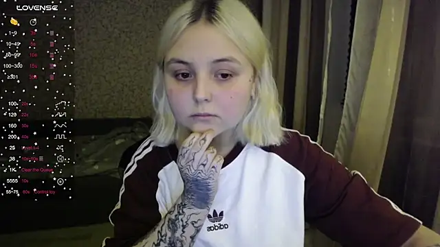 Snapshot of vendymories chatting on 29, 10, 2025 vendymories online show from 29, 10, 2025