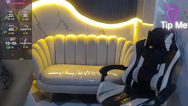 Eilyn love b online show from 11, 10, 2025