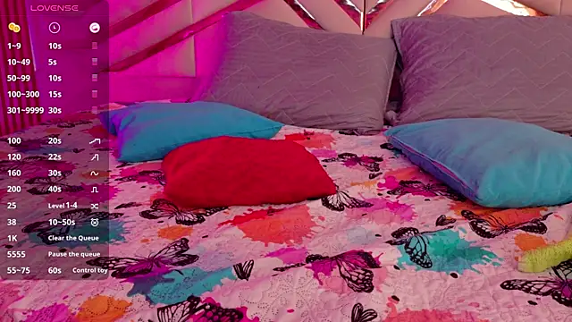 Snapshot of shyblacksweetiee chatting on 11, 9, 2025 shyblacksweetiee online show from 11, 9, 2025