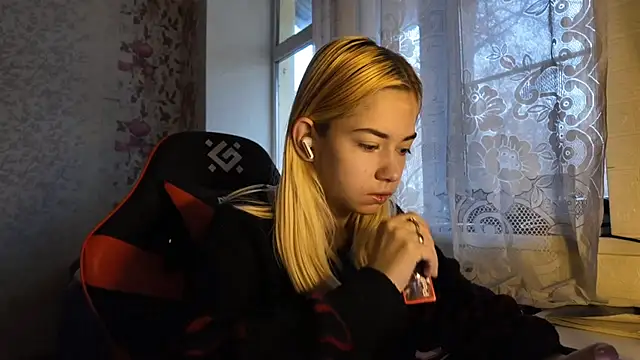 Witching Moon online show from 18, 11, 2025