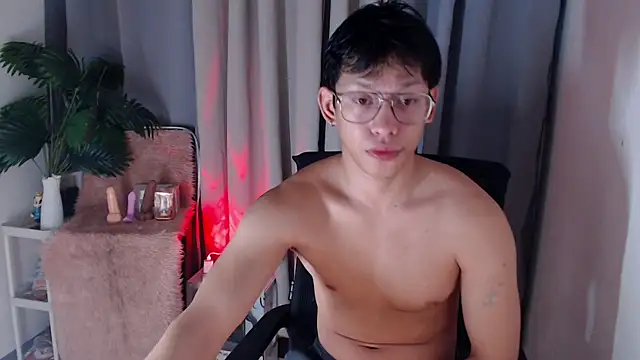 Snapshot of pinkcock_froi2305 chatting on 24, 11, 2025 pinkcock froi2305 online show from 24, 11, 2025